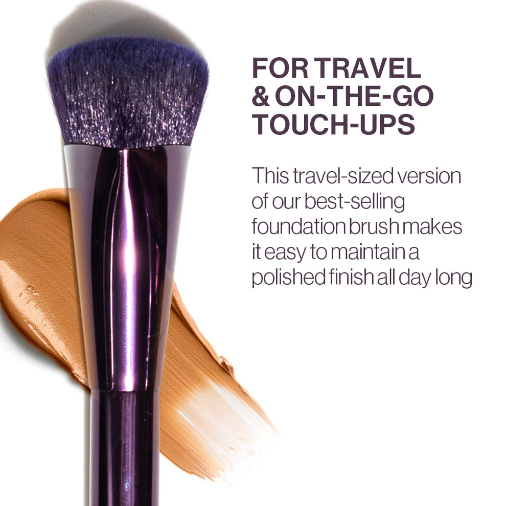 Travel Pinnacle Foundation Brush